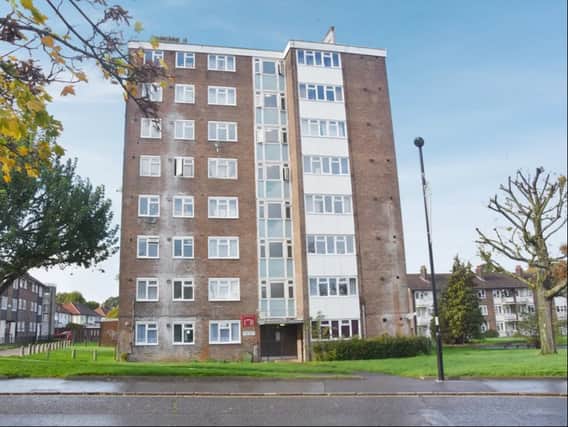 Don’t let the council flat look fool you; inside this one bedroom flat in New Addington is a modern and surprisingly spacious interior
