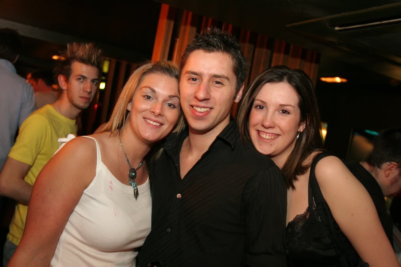 What a haircut that guy in the background has - peak early noughties.