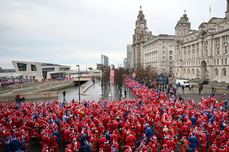The runners set off past the Liver Building. (AFP via Getty Images)