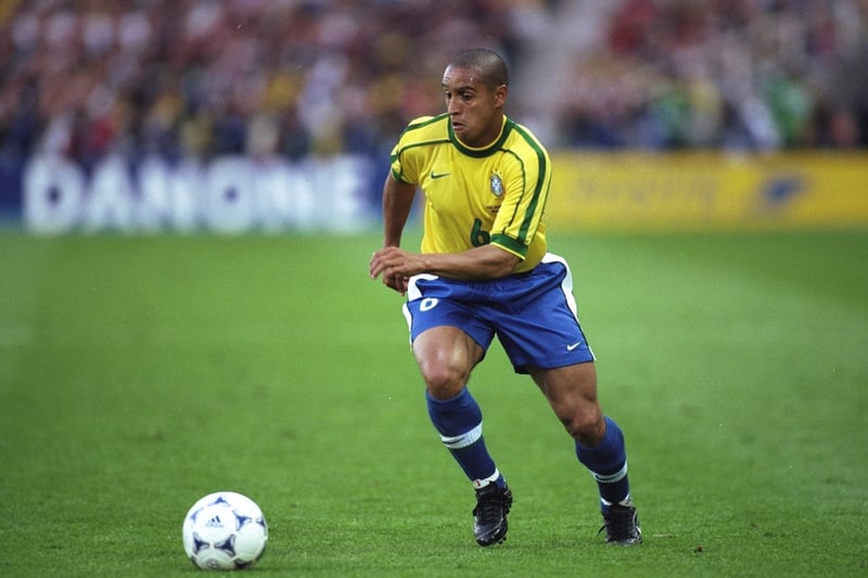 After watching a young Roberto Carlos in an international friendly vs Sweden in 1995, ex-Lions chairman Doug Ellis was impressed. “I sounded out the Brazilian president and he expressed the view that Carlos would be available. Unfortunately, Brian Little was less enthusiastic than myself and thus we did not pursue the deal,” Ellis said.