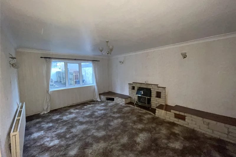 An alternative view of the living room at Heathy Rise