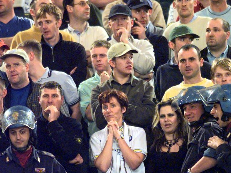 Anxious faces as United find no reply for Marco Delvecchio’s opener in Rome in 1998.