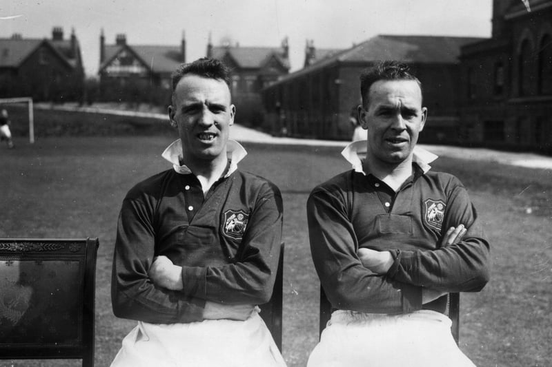 Manchester City FC players Bill Dale at Laurie Barnett at Maine Road in April 1934, four days before City face Portsmouth in the FA Cup Final at Wembley. Photo: H.F. Davis/Topical Press Agency/Getty Images