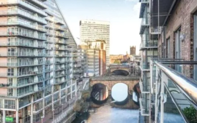 The balcony will allow you to have a true riverside view of the city (Photo: Zoopla)