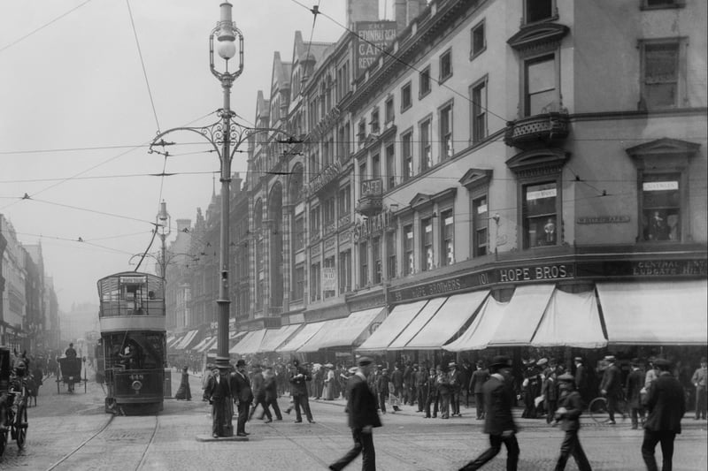 Hope Bros stands on the corner of Lord Street and Whitechapel circa 1900. (Photo by London Stereoscopic Company/Hulton Archive/Getty Images)