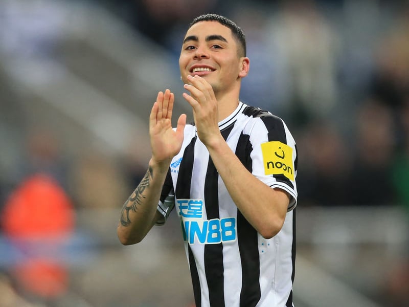 Typically lively but not able to pose a meaningful threat in and around the penalty area. Was wasteful as he should have scored on the stroke of half-time. 
