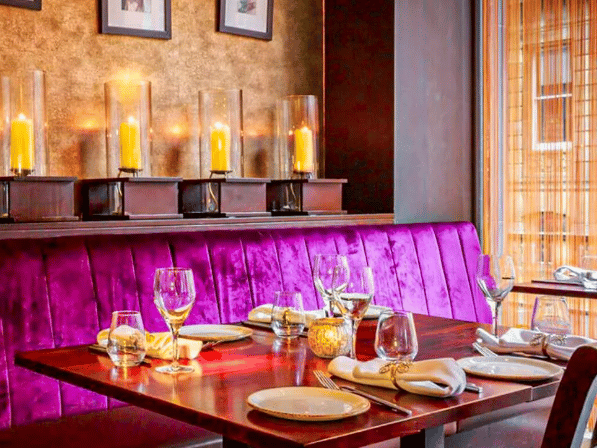 The restaurant is owned by renowned artiste/gourmet Asha Bhosle and the extensive menus cover most parts of the Subcontinent, with everything cooked to order, says the Michelin guide. The restaurant’s speciality is Tandoori kebabs. (Photo - Asha’s/Michelin Guide)