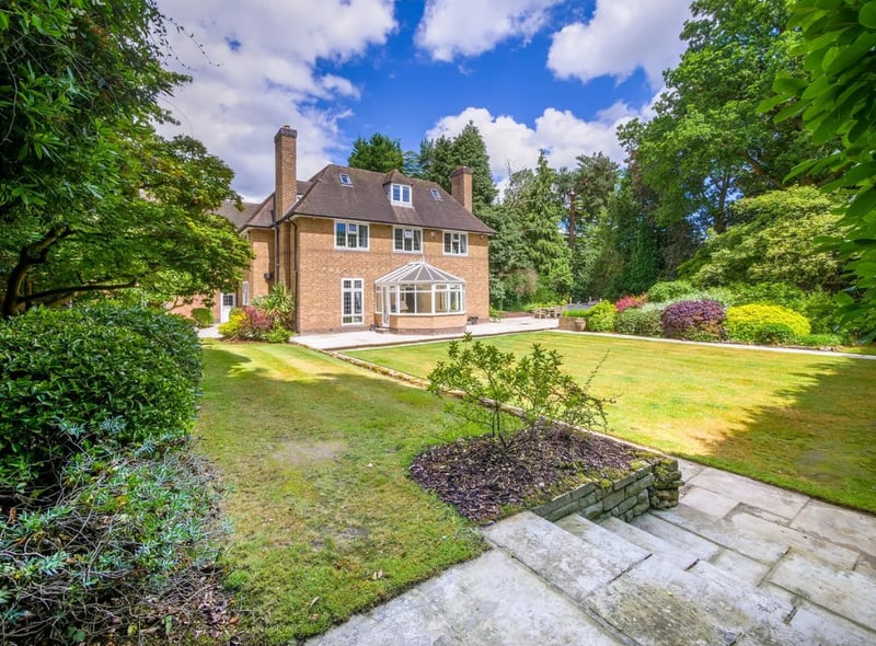 The average house price in Ladywood Road in Sutton Coldfield is £2,029,000 making it the second most priciest place in the region, according to Halifax. Currently, one house is up for sale here for £2,500,000. It was originally listed for £2,650,000. (Photo - Zoopla)