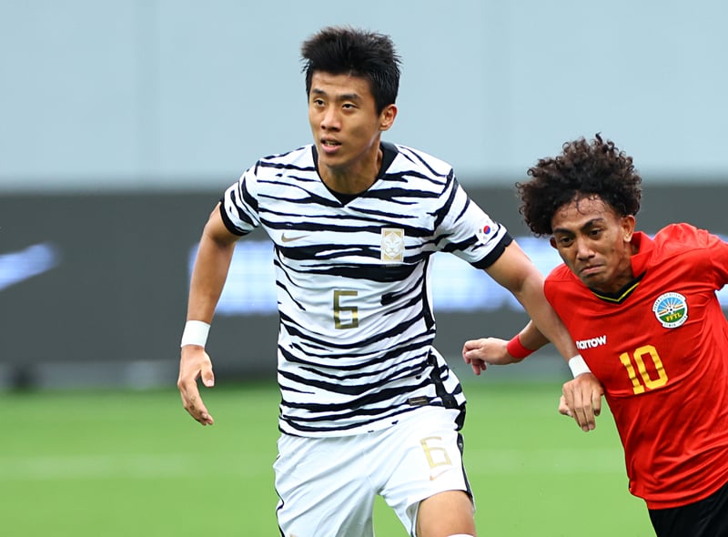Celtic have reportedly tabled an official offer to sign the South Korean midfielder. Has impressed on the international stage at Under-23 level and is renowned for his high-tempto style of play. Standing at 6ft 3, he offers physical attributes and is a player that would suit Ange Postecoglou’s system.