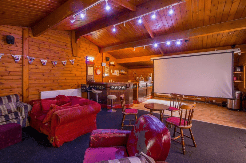 The perfect place for a little party or to watch the latest films or the big games