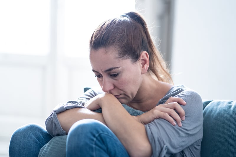Recovering from long Covid can impact your mood, with many people reporting feeling low after being ill. Low mood can affect people in different ways, but some common signs include feeling sad or empty, getting angry or annoyed, finding it hard to make decisions, and avoiding contact with other people.