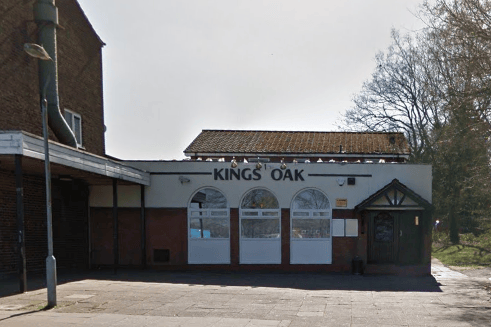 The Kings Oak sits at the end of a row of shops built together in the 1960S in the middle of the Northfield estate in Kings Norton Birmingham, at one end of West Heath Park. The bewery is looking for a new landlord for the Oak
