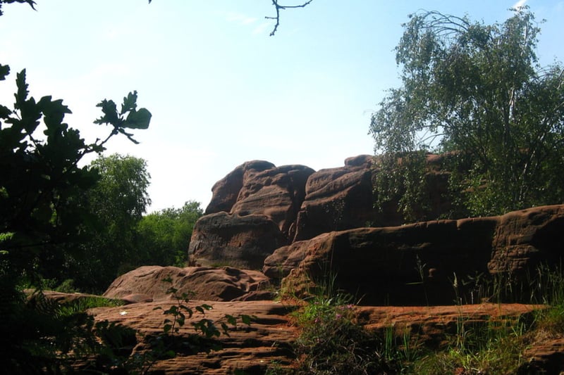 Thurstaston is perfect for a spring walk, with the fantastic Thurstaston Common, beach and Royden Park to explore. Hidden in Thurstaston Common is a red sandstone, known by locals as Thor’s Rock or Thor’s Stone. Legend says it got its colour from sacrifices made in honour of Thor. 📍 Thurstaston, Wirral CH61.