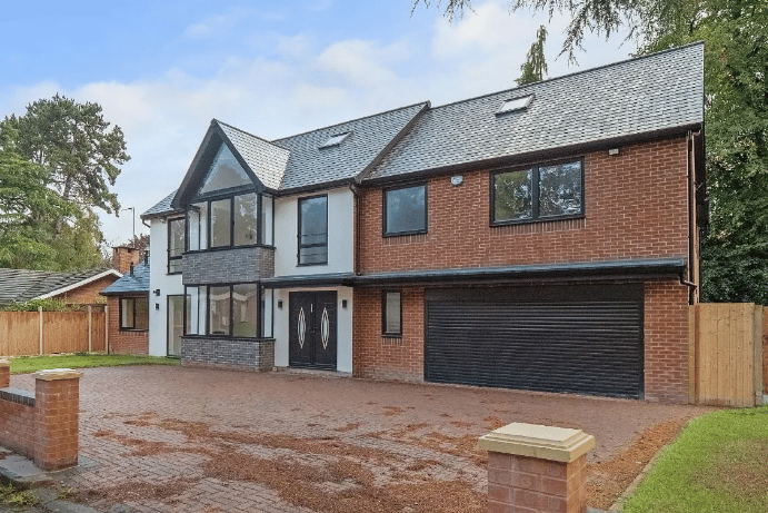 6-bed detached home for sale. 