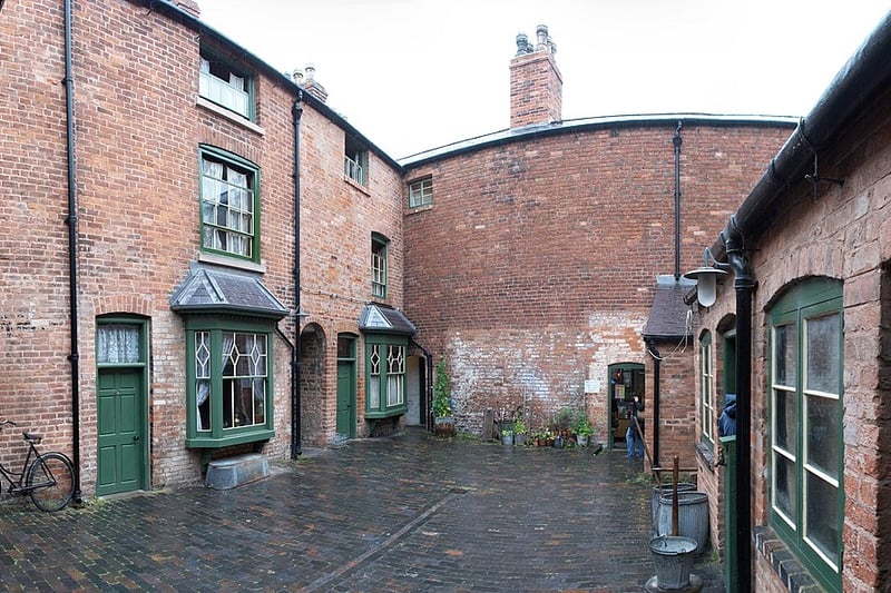 The Back to Backs is a carefully restored, atmospheric 19th-century courtyard of working people’s houses. It has a second-hand bookstore - Court 15 Books - as well. The second-hand bookshop at the Birmingham Back to Backs stocks a wide range of both new and used books. Including fiction, non-fiction, children’s, young adult and a variety of local history books, you’re bound to find your next read at Court 15 Books. (Photo - NotFromUtrecht / Wikimedia Commons)