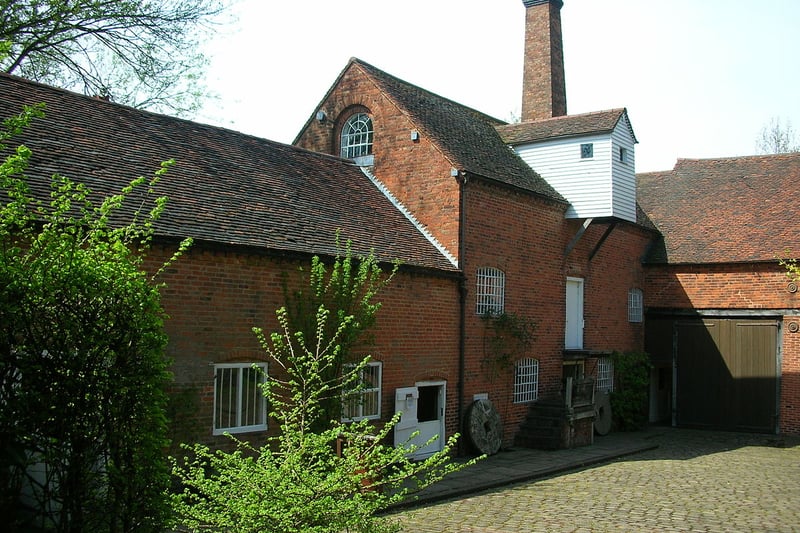 Sarehole Mill Museum has been around since 1542, and the current building dates from the mid-18th century. In the 1850s a steam engine was installed and the chimney – which provides its distinctive silhouette – was built. The mill is also connected to J.R.R. Tolkein and you can get tours around the site on booking. The opening timings: The Shop (11am - 4pm) and Pizza in the Courtyard (12noon - 3pm) are Wednesday to Sunday. The Mill is open for guided tours on Friday and Saturday (11.30am and 1.30pm) and Sunday (1.30pm). On the first Saturday of the month the Mill is open 11am - 4pm for you to explore the mill at your leisure without a guided tour.
Pre-booking advised. It’s a short bus ride from Birmingham city centre. You can pick up the number 5 at Moor Street Queensway. (Photo - Oosoom/Wikimedia Commons)