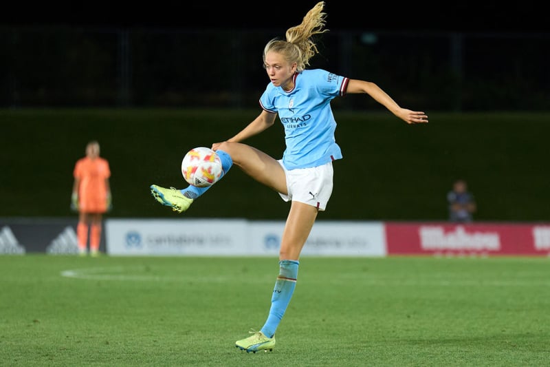 Deployed in an unfamiliar position of right back and really struggled with the pace and power of Hanson. Could have done better for Villa’s opener and was withdrawn at half time for Kerstin Casparij.