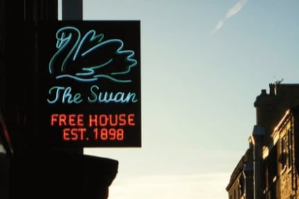 The Swan Inn has 4.5 stars from 1,000 reviews. Image: The Swan Inn