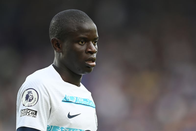 El Nacional have reported that Liverpool are plotting a shock move for Chelsea’s Kante this summer once his contract expires. The Blues are eager to snap him up on a new deal but there are a number of clubs expressing interest in Kante.