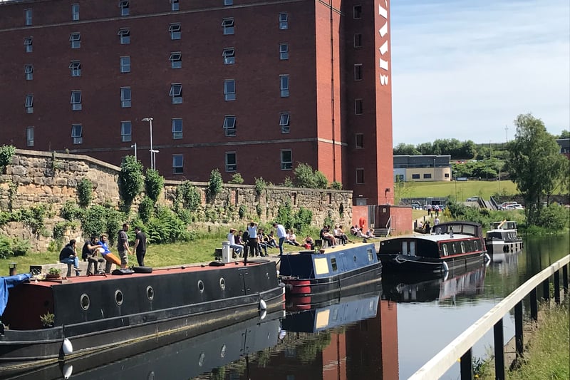 An afternoon stroll by the Forth & Clyde canal through Maryhill is chicken soup for the soul. You can even grab a coffee on the way now with the new opening of the canal cafe by The Whisky Bond!