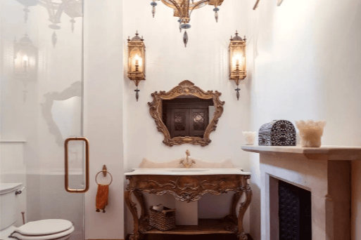 The first image of the bathroom, which has kept its Victorian vibe