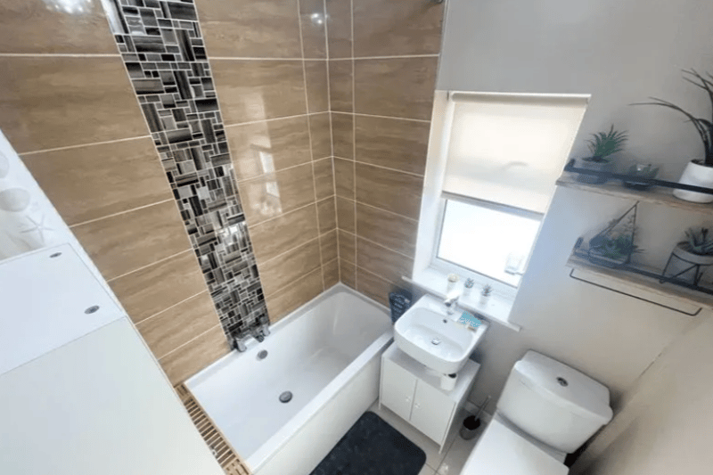 The bathroom again looks very modern and looks like it needs little to no working doing to it. It can be made very homely and is of decent size