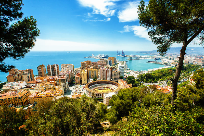 Departure at 11:35 am the Monday, return flight at 9:55 pm the Friday with Ryanair. Flight time is three hours and 15 minutes. Malaga attractions include the Alcazaba and Malaga beach.