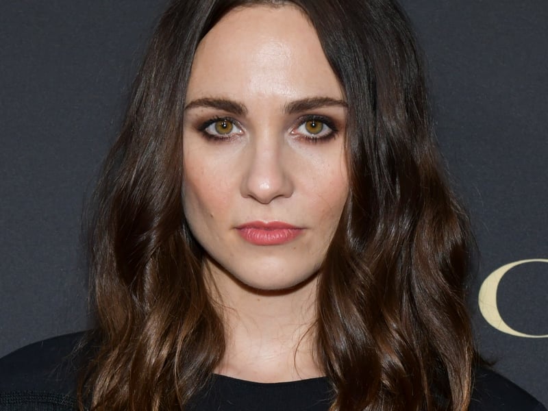 Actress Tuppence Amelia Middleton was born in Bristol in 1987 and was raised in Clevedon, Somerset. She attended Bristol Grammar School and Stagecoach, a performing school in Portishead. 