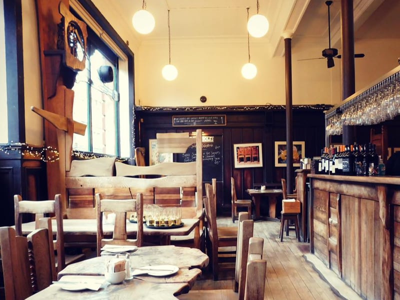 Cafe Gandolfi is a Glasgow institution - it was one of the first conversions in the old cheesemarket to join the illustrious Merchant City. The ever-recognisable revolving doors are older than the restaurant itself, over 100 years old in fact - a remnant saved from the demolition of the Grand Hotel on Charing Cross..