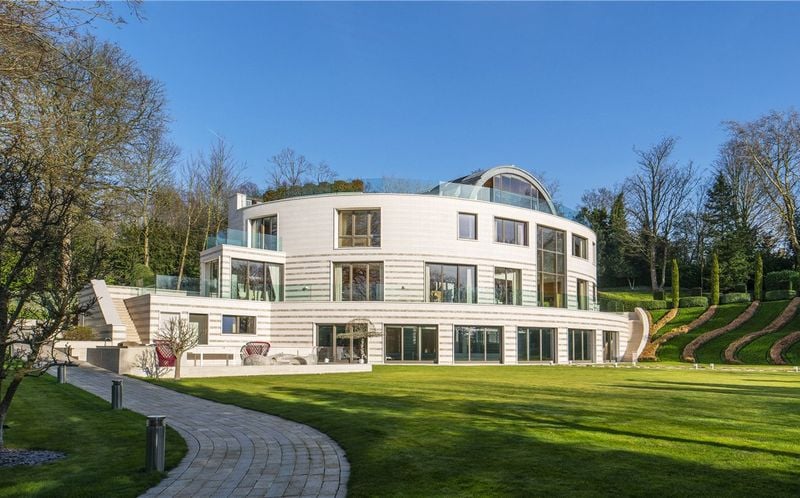 A 6-bedroom mansion is up for sale in Highgate, London