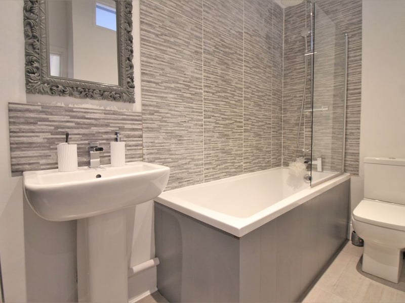Modern fitted bathroom