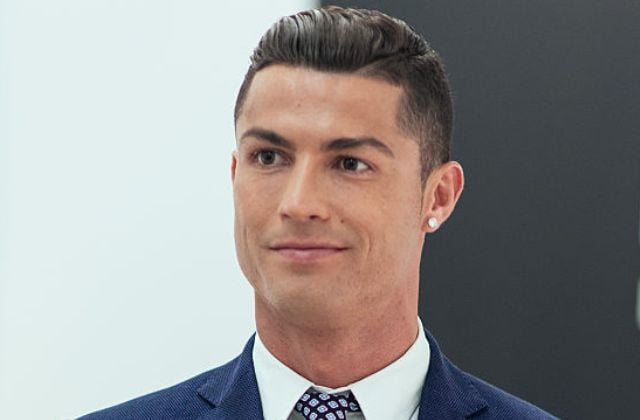 Taking the top spot for earning the most money from sponsorships is Cristiano Ronaldo, earning $45 million annually; mainly from his deal with Nike.
One of the most famous footballers of all time with over 550 million Instagram followers, it comes as no shock to anyone that the current Al Nassar striker and ex-Manchester United legend has landed some huge sponsorship deals, thanks to his enormous influence. 