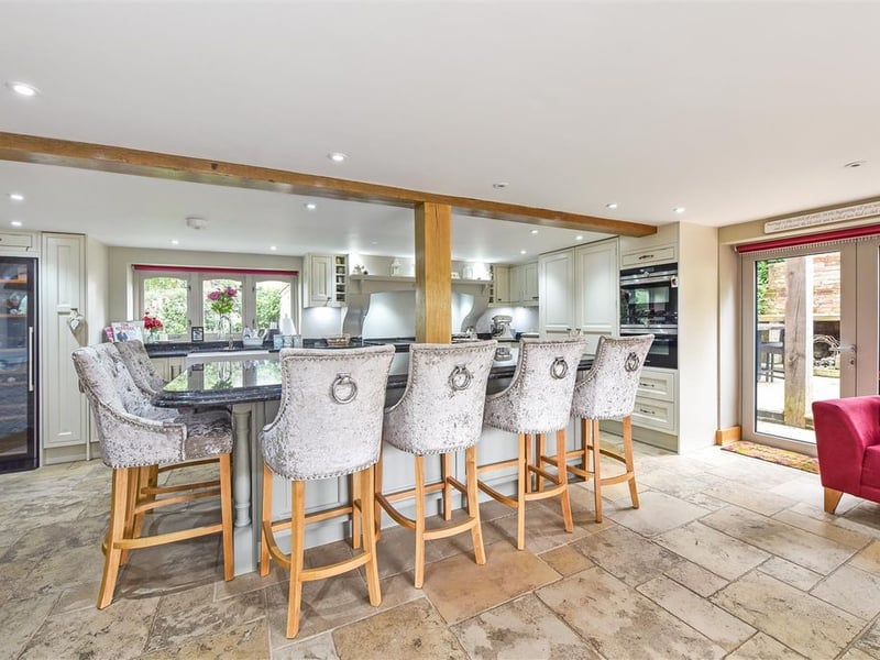 Kitchen and breakfast bar