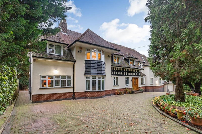 A luxurious family home in Aston.