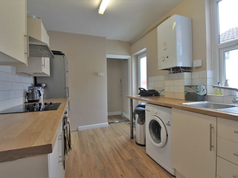Fitted kitchen