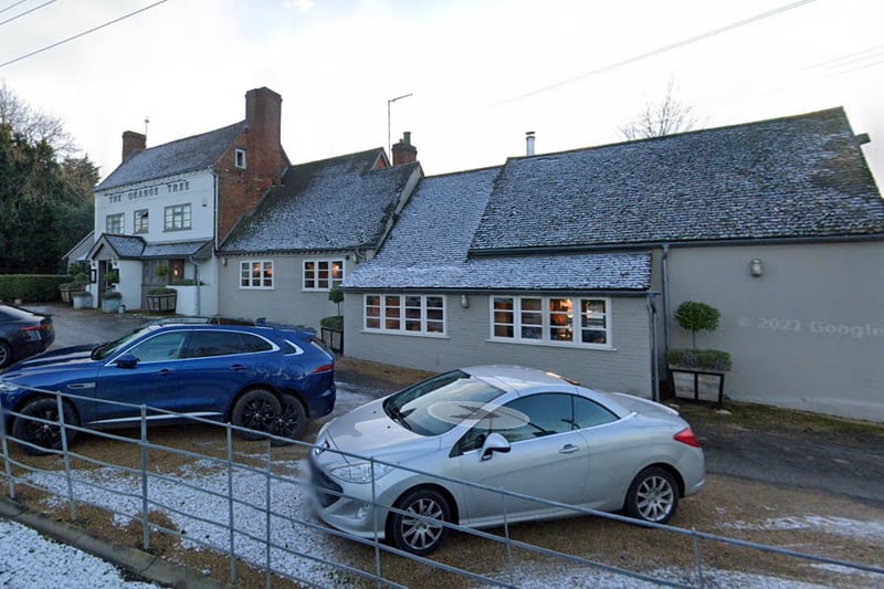 Located on Warwick Road, this is a smart pub with rustic furniture, open kitchens, stone-fired ovens and log fires, plus garden dining. It allows dogs inside and is a perfect place to dine at in the countryside. (Photo - Google Maps)