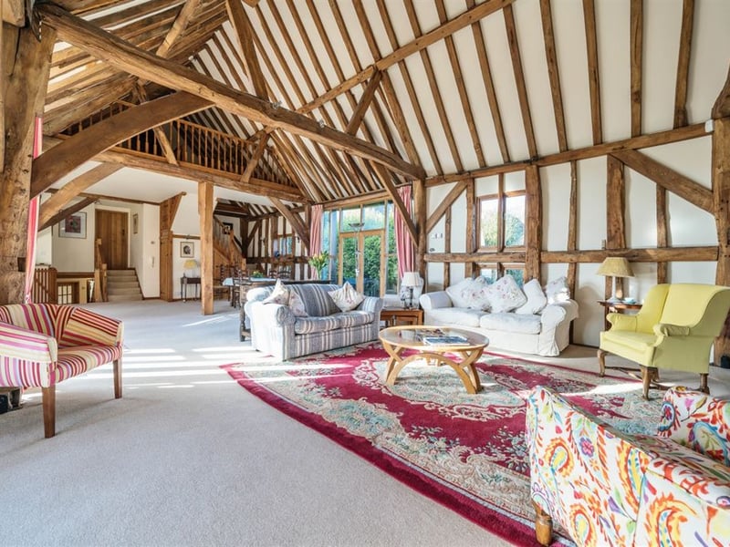 Spacious living room