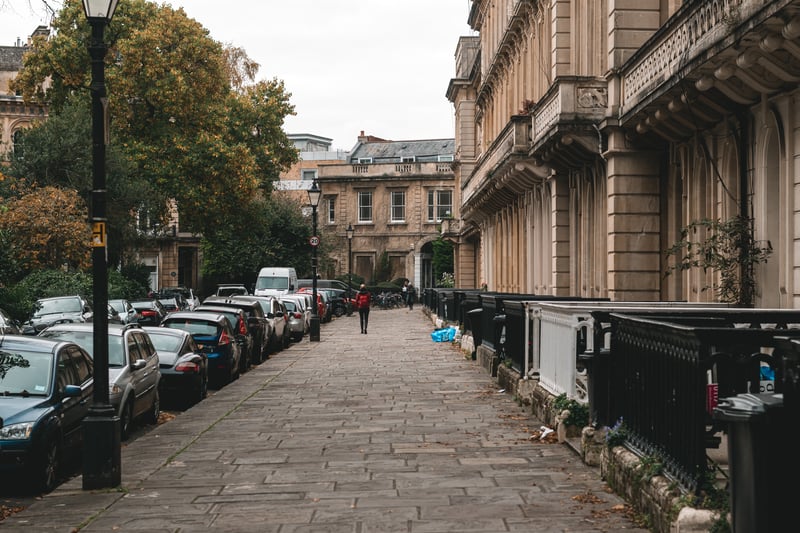 Properties in Clifton had an overall average price of £580,843 over the last year. The majority of sales in Clifton during the last year were flats, selling for an average price of £388,508. Terraced properties sold for an average of £927,364, with semi-detached properties fetching £1,302,943. Overall, sold prices in Clifton over the last year were 4% up on the previous year and 13% up on the 2020 peak of £512,254.