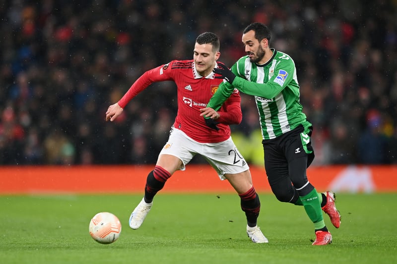 A familiar story for the right-back, who was good going forward but struggled defensively. Dalot exchanged some nice early passes with Antony, but that lessened as the half continued.