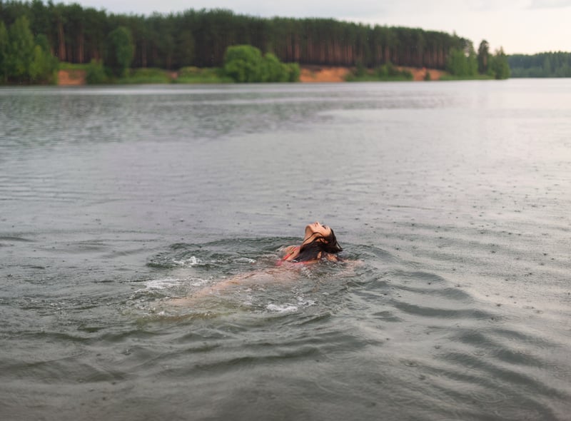 Midlands Open Water in Tamworth has been voted the original and best open water swim venue in the Midlands for three years running. This family owned private company offers support for all kinds of needs - whether you are training for an ironman or want to try a bit of open water swimming for the first time. (Photo - Unsplash/ Vladimir Fedotov)