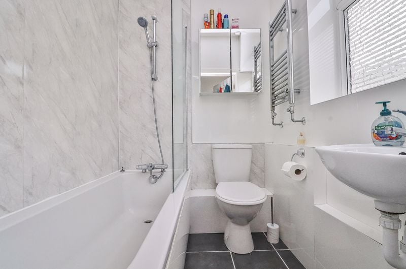 Main bathroom