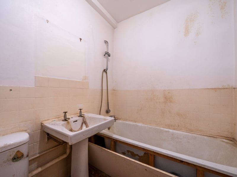 The bathroom of the property