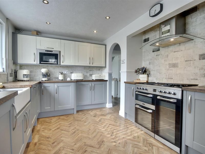 Fitted kitchen