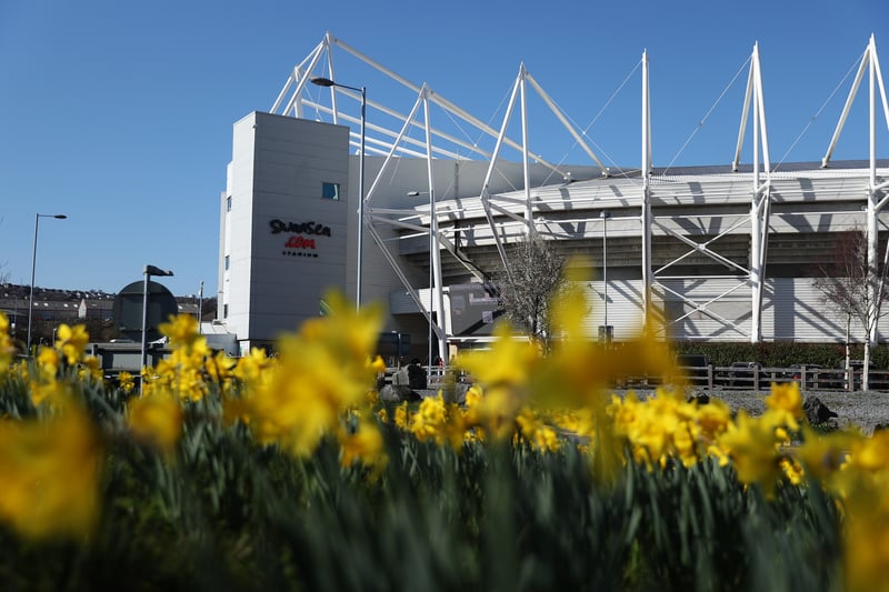 Average attendance at the Swansea.com Stadium is 16,663.