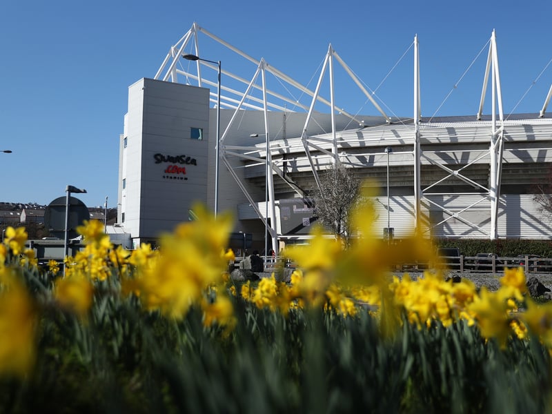 Average attendance at the Swansea.com Stadium is 16,663.