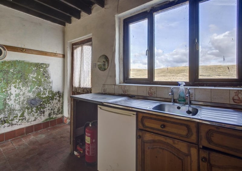 The kitchen features views out toward Yorkshire Dales