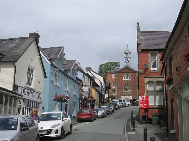What the Sunday Times said: “There’s an appealing independent streak that sets Bishop’s Castle apart from its neighbours in the lovely Shropshire Hills. The steep high street is bursting
with interest – nowhere more than at the wonderful Poetry Pharmacy, that offers verse in capsule form. Leisure and arts centres, good schools and the country’s oldest brewery and a lively pub scene are additional attractions.” (Photo - Richard Webb/Creative Commons Attribution Share-alike license 2.0)