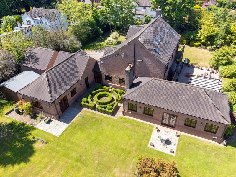 The large rear gardens.