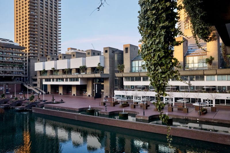 This space is typically filled with people mulling around or enjoying the Barbican’s outdoor space.