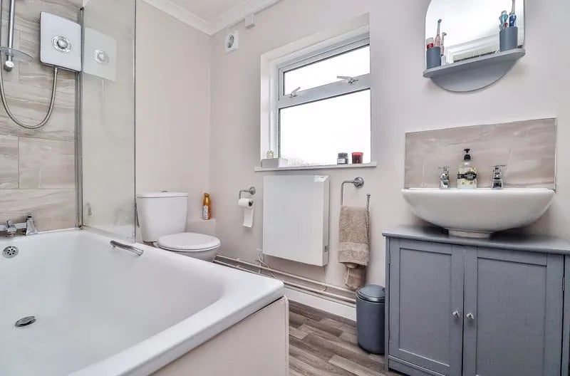 Main bathroom